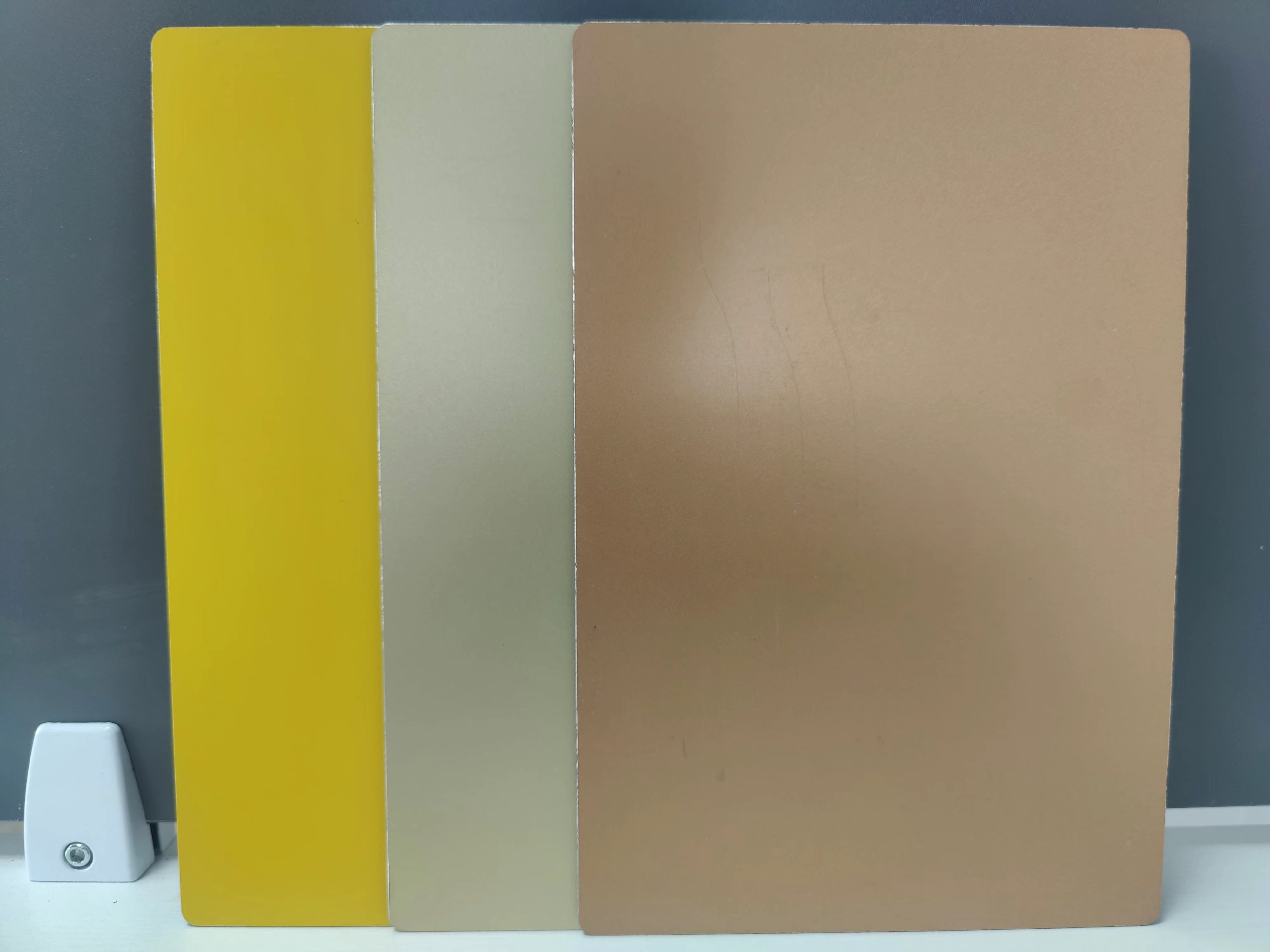 PVDF ACP Sheets For Showroom Wall Cladding 3.0mm Thickness High Gloss Surface 0.25mm Aluminum Layer